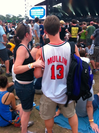 Illustration for article titled Look At These Fucking Hoopsters At Lollapalooza